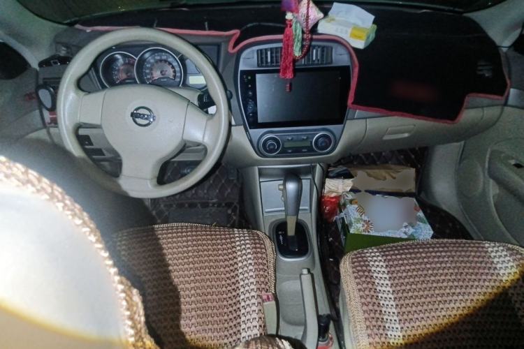 Used Nissan Sylphy 2016 Classic 1.6XE Automatic Comfort Edition Center Console