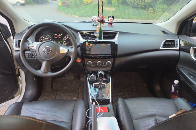 Used Nissan Sylphy 2016 1.6 XL CVT Deluxe Edition Center Console
