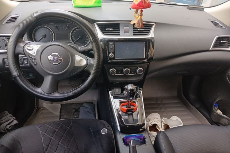 Used Nissan Sylphy 2016 1.6 XL CVT Deluxe Edition Center Console