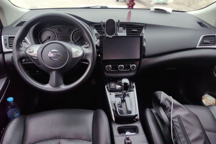 Used Nissan Sylphy 2016 1.6 XL CVT Luxury Edition Center Console
