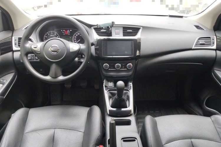 Used Nissan Sylphy 2016 1.6 XL Manual Luxury Edition Center Console