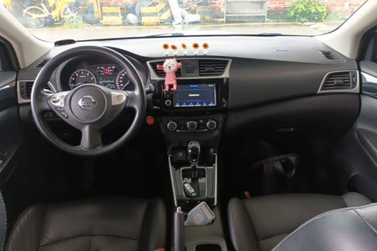 Used Nissan Sylphy 2016 1.6XV CVT Smart Enjoyment Version Center Console