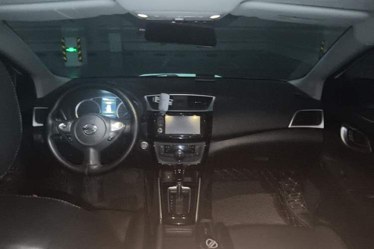 Used Nissan Sylphy 2016 1.8XV CVT Prestige Edition Center Console