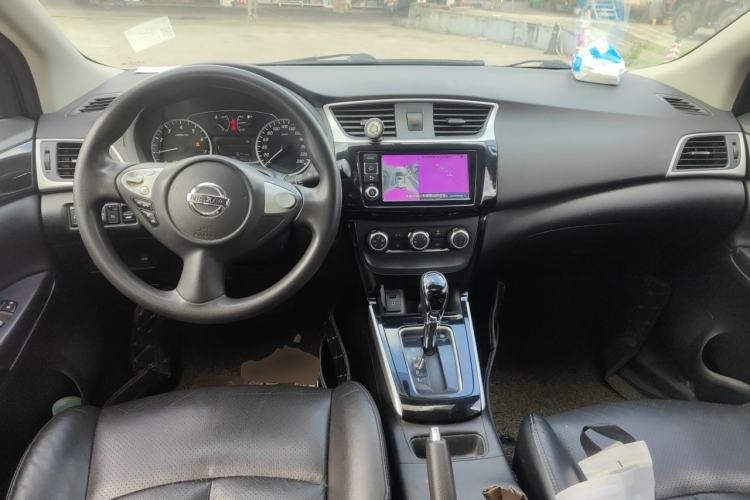 Used Nissan Sylphy 2016 1.6 XL CVT Deluxe Edition Center Console