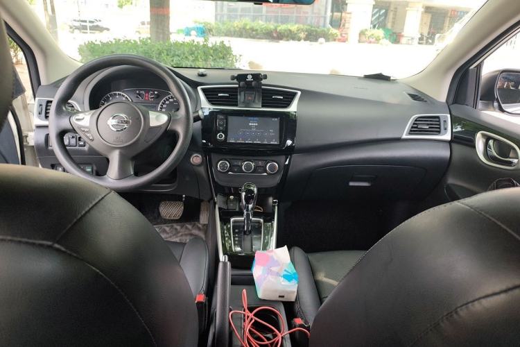 Used Nissan Sylphy 2016 1.6 XL CVT Deluxe Edition Center Console