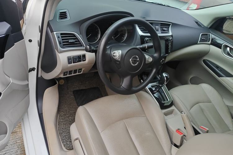Used Nissan Sylphy 2016 1.6 XL CVT Luxury Edition Center Console