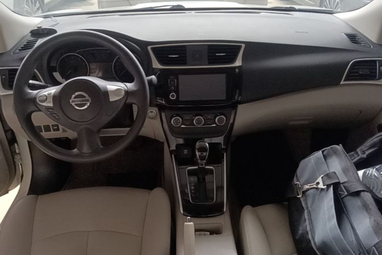 Used Nissan Sylphy 2016 1.6XV CVT Smart Enjoyment Version Center Console