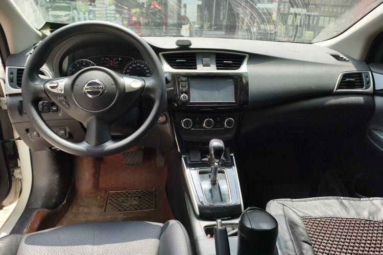 Used Nissan Sylphy 2016 1.6 XL CVT Luxury Edition Center Console