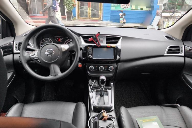 Used Nissan Sylphy 2016 1.6 XL CVT Deluxe Edition Center Console