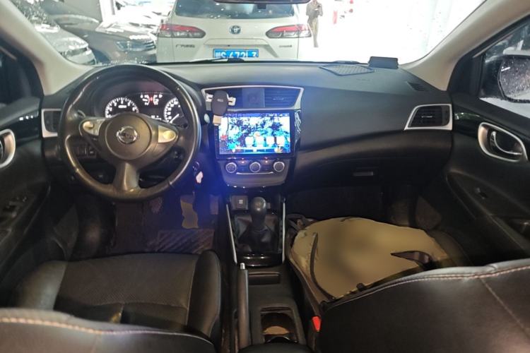Used Nissan Sylphy 2016 1.6 XL Manual Luxury Edition Center Console