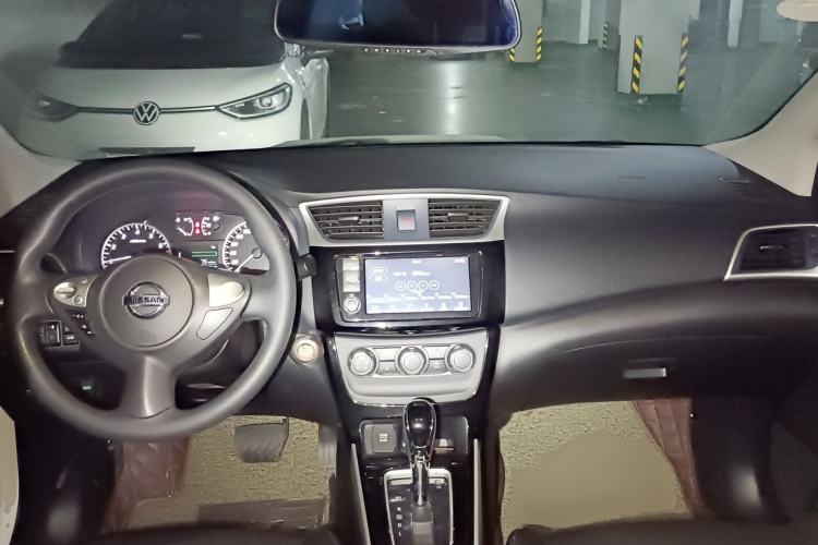 Used Nissan Sylphy 2016 1.6XV CVT Smart Enjoyment Version Center Console