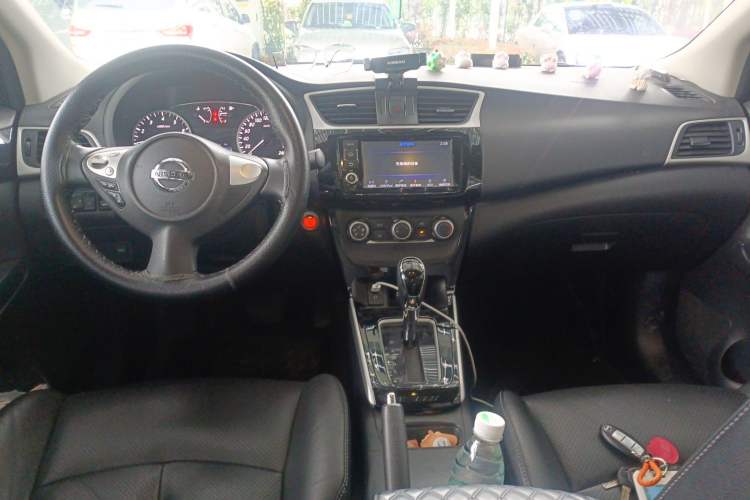 Used Nissan Sylphy 2016 1.6 XL CVT Deluxe Edition Center Console