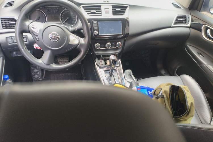 Used Nissan Sylphy 2016 1.6 XL CVT Deluxe Edition Center Console