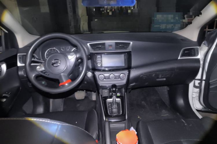 Used Nissan Sylphy 2016 1.6XV CVT Smart Enjoyment Version Center Console