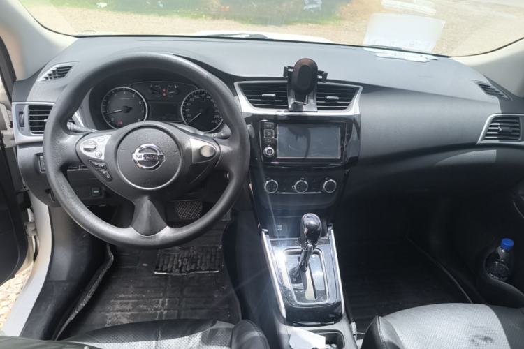 Used Nissan Sylphy 2016 1.6 XL CVT Deluxe Edition Center Console