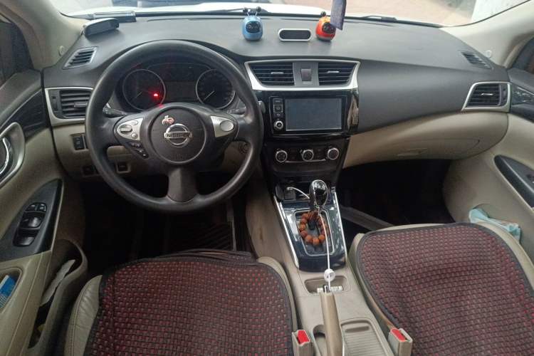 Used Nissan Sylphy 2016 1.6 XL CVT Deluxe Edition Center Console