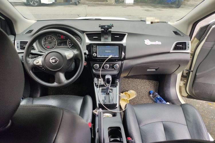 Used Nissan Sylphy 2016 1.6 XL CVT Deluxe Edition Center Console