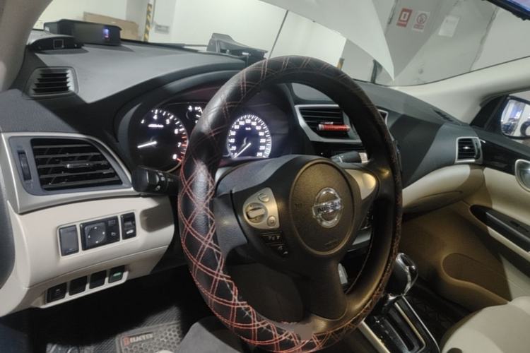 Used Nissan Sylphy 2016 1.6XV CVT Smart Enjoyment Version Center Console