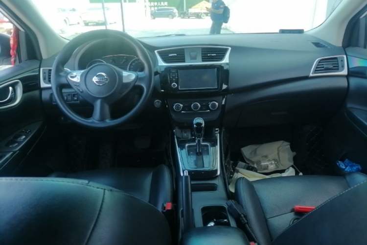 Used Nissan Sylphy 2016 1.6 XL CVT Deluxe Edition Center Console