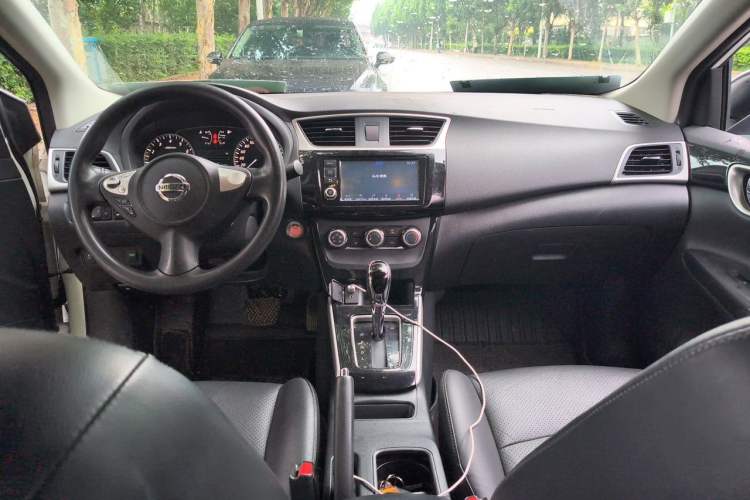 Used Nissan Sylphy 2016 1.6XV CVT Smart Enjoyment Version Center Console
