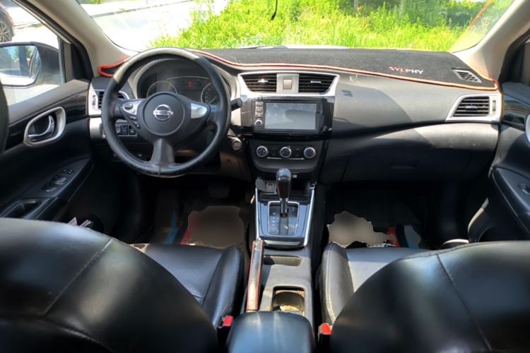 Used Nissan Sylphy 2016 1.6XV CVT Smart Enjoyment Version Center Console