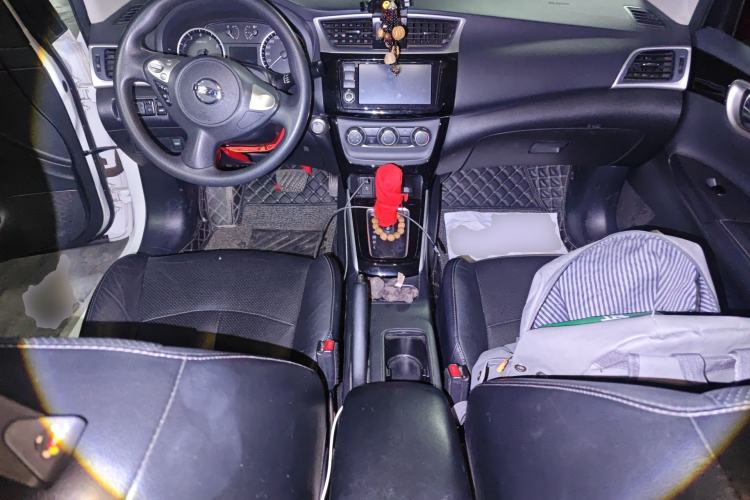 Used Nissan Sylphy 2016 1.6XV CVT Smart Enjoyment Version Center Console