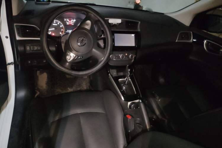 Used Nissan Sylphy 2016 1.6 XL CVT Deluxe Edition Center Console