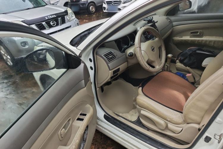 Used Nissan Sylphy 2016 Classic 1.6XE Manual Comfort Edition Driver Seat
