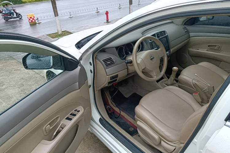 Used Nissan Sylphy 2016 Classic 1.6XE Manual Comfort Edition Driver Seat