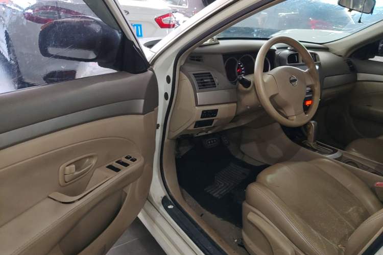 Used Nissan Sylphy 2016 Classic 1.6XE Automatic Comfort Edition Driver Seat