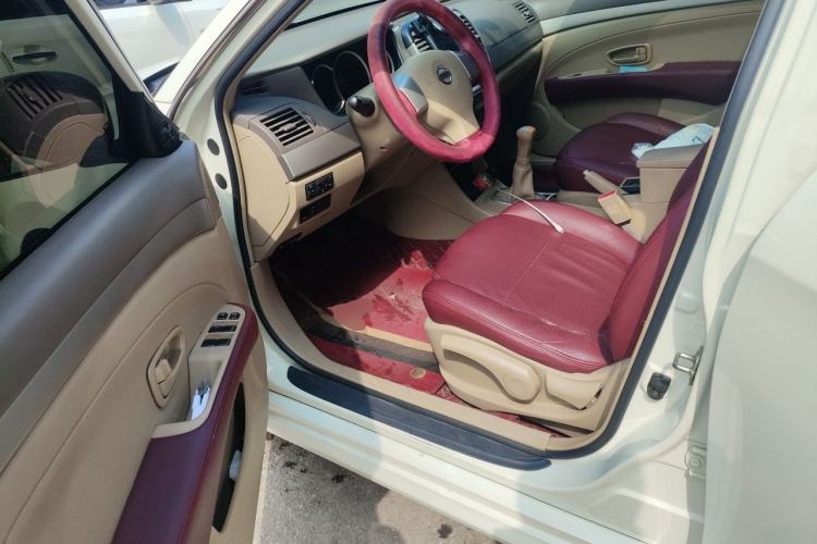 Used Nissan Sylphy 2016 Classic 1.6XE Manual Leading Edition Driver Seat