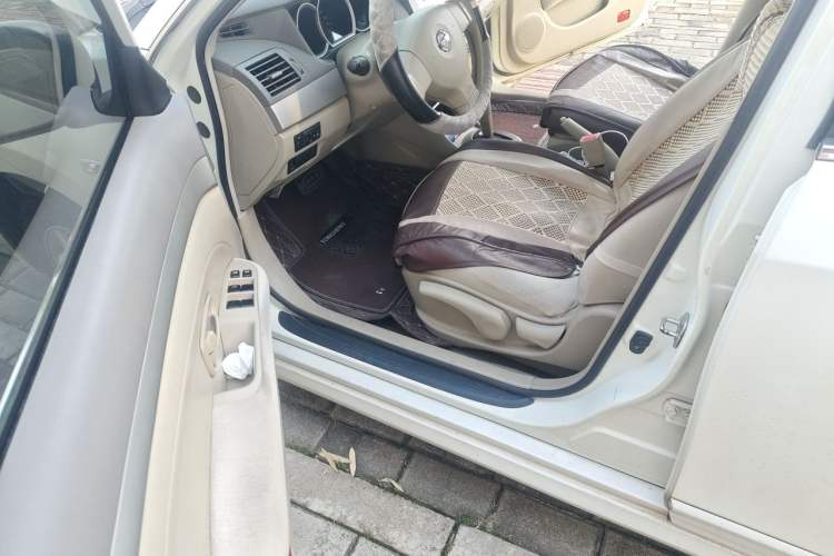 Used Nissan Sylphy 2016 Classic 1.6XE Automatic Leading Edition Driver Seat
