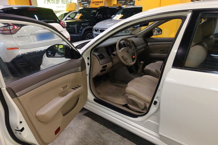 Used Nissan Sylphy 2016 Classic 1.6XE Manual Comfort Edition Driver Seat