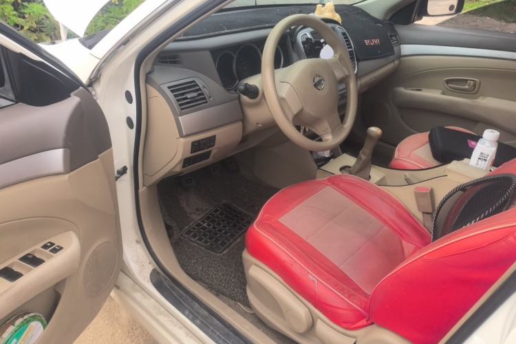 Used Nissan Sylphy 2016 Classic 1.6XE Manual Comfort Edition Driver Seat