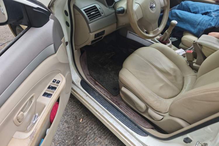 Used Nissan Sylphy 2016 Classic 1.6XE Manual Comfort Edition Driver Seat