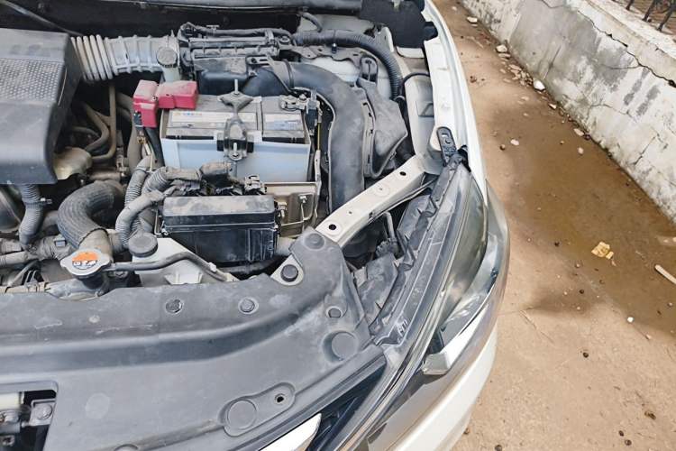 Used Nissan Sylphy 2016 1.6 XL CVT Deluxe Edition Engine Bay Left