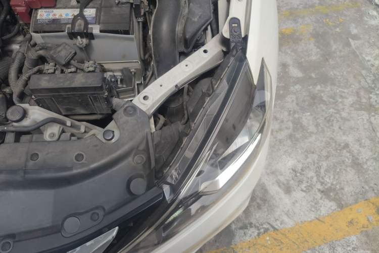 Used Nissan Sylphy 2016 1.6 XL CVT Deluxe Edition Engine Bay Left