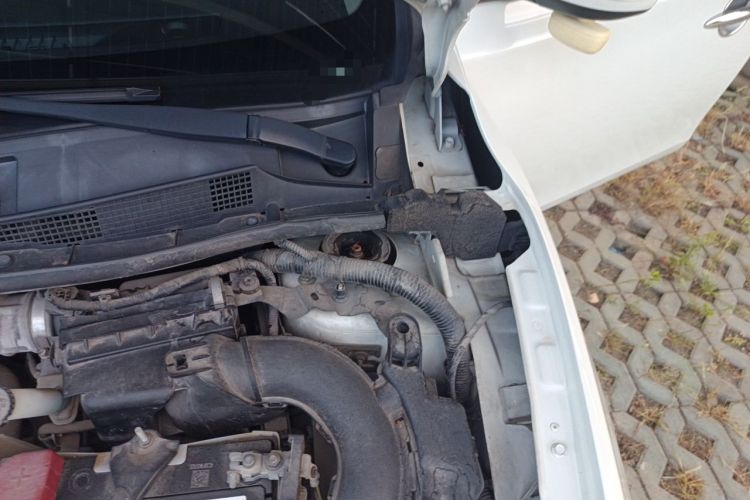 Used Nissan Sylphy 2016 1.6 XL CVT Deluxe Edition Engine Bay Left