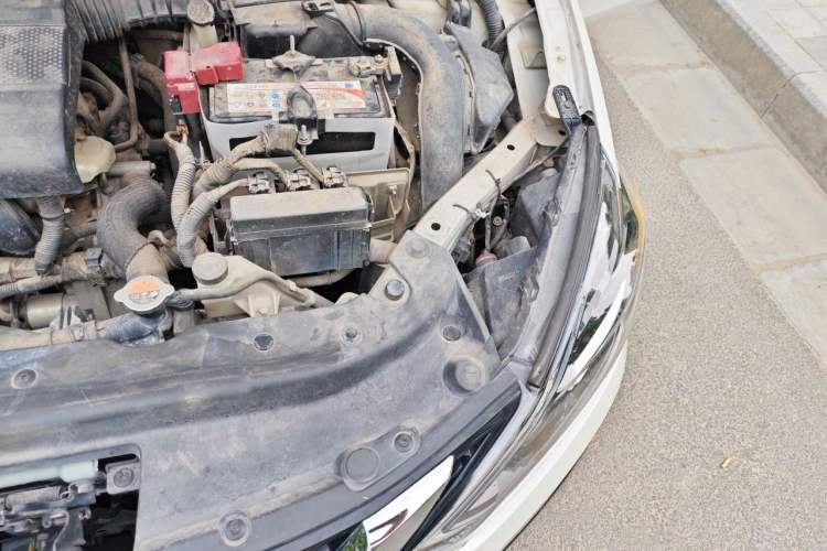 Used Nissan Sylphy 2016 1.6 XL Manual Luxury Edition Engine Bay Left