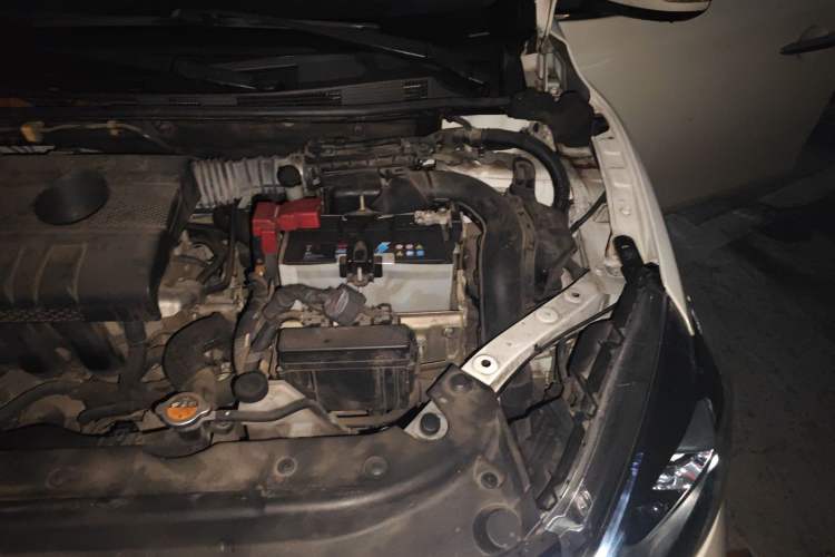 Used Nissan Sylphy 2016 1.6 XL CVT Deluxe Edition Engine Bay Left