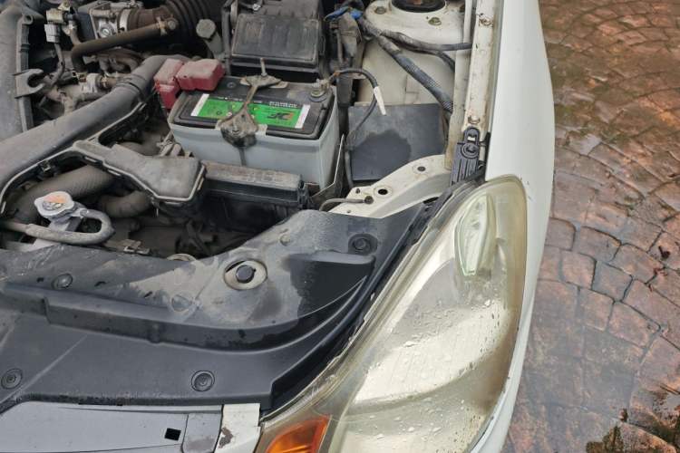 Used Nissan Sylphy 2016 Classic 1.6XE Manual Comfort Edition Engine Bay Left