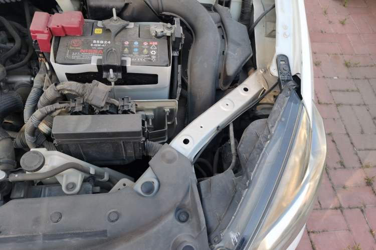 Used Nissan Sylphy 2016 1.6 XL CVT Deluxe Edition Engine Bay Left
