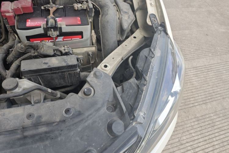 Used Nissan Sylphy 2016 1.6 XL CVT Deluxe Edition Engine Bay Left