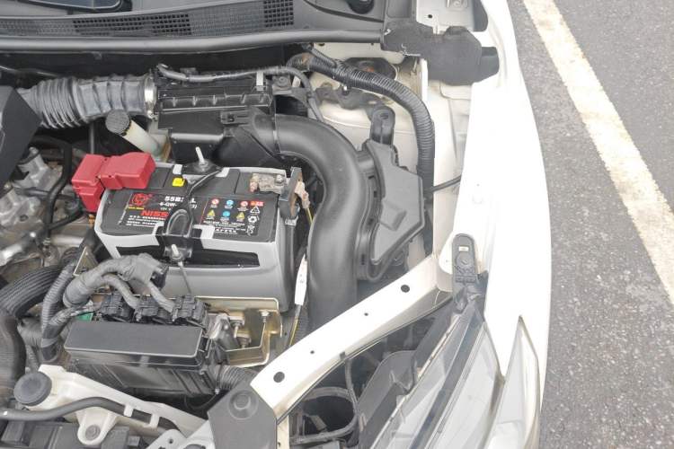 Used Nissan Sylphy 2016 1.6 XL Manual Luxury Edition Engine Bay Left