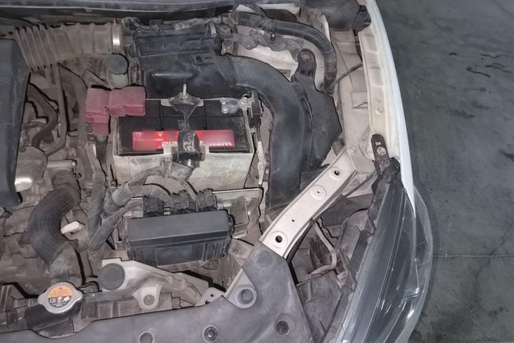 Used Nissan Sylphy 2016 1.6 XL CVT Deluxe Edition Engine Bay Left