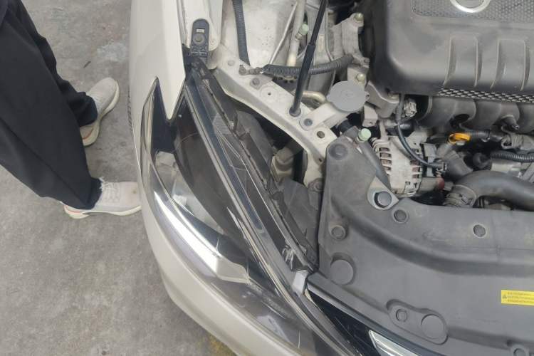 Used Nissan Sylphy 2016 1.6 XL CVT Deluxe Edition Engine Bay Right