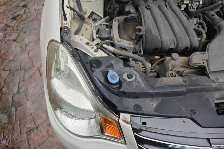 Used Nissan Sylphy 2016 Classic 1.6XE Manual Comfort Edition Engine Bay Right