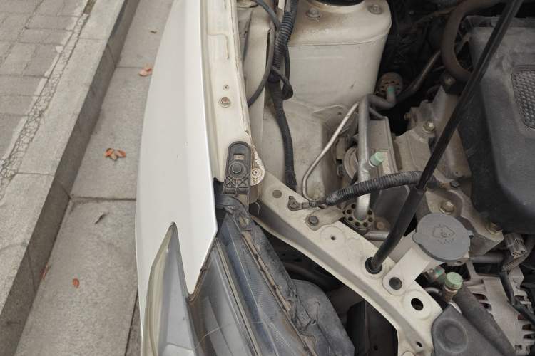 Used Nissan Sylphy 2016 1.6 XL Manual Luxury Edition Engine Bay Right