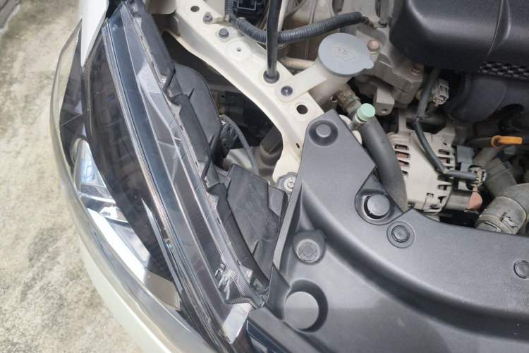 Used Nissan Sylphy 2016 1.6 XL CVT Deluxe Edition Engine Bay Right