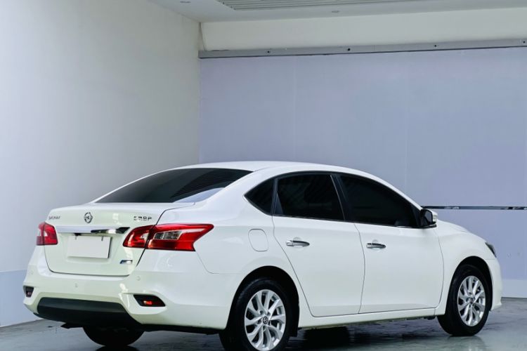 Used Nissan Sylphy 2016 1.6 XL CVT Luxury Edition Exterior 1